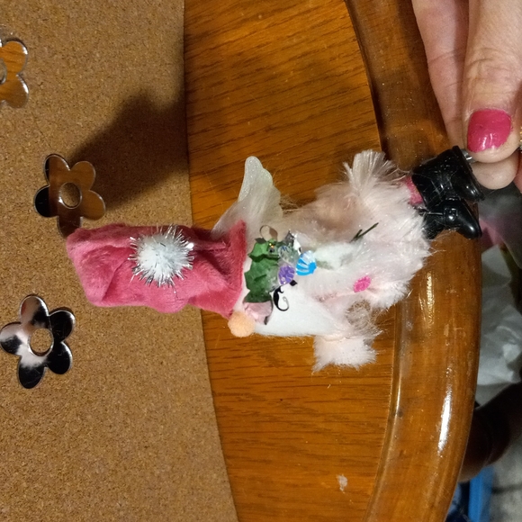 "Every home should own a knome."Cute angel knome Valentine barbie color theme 6" - Picture 6 of 7